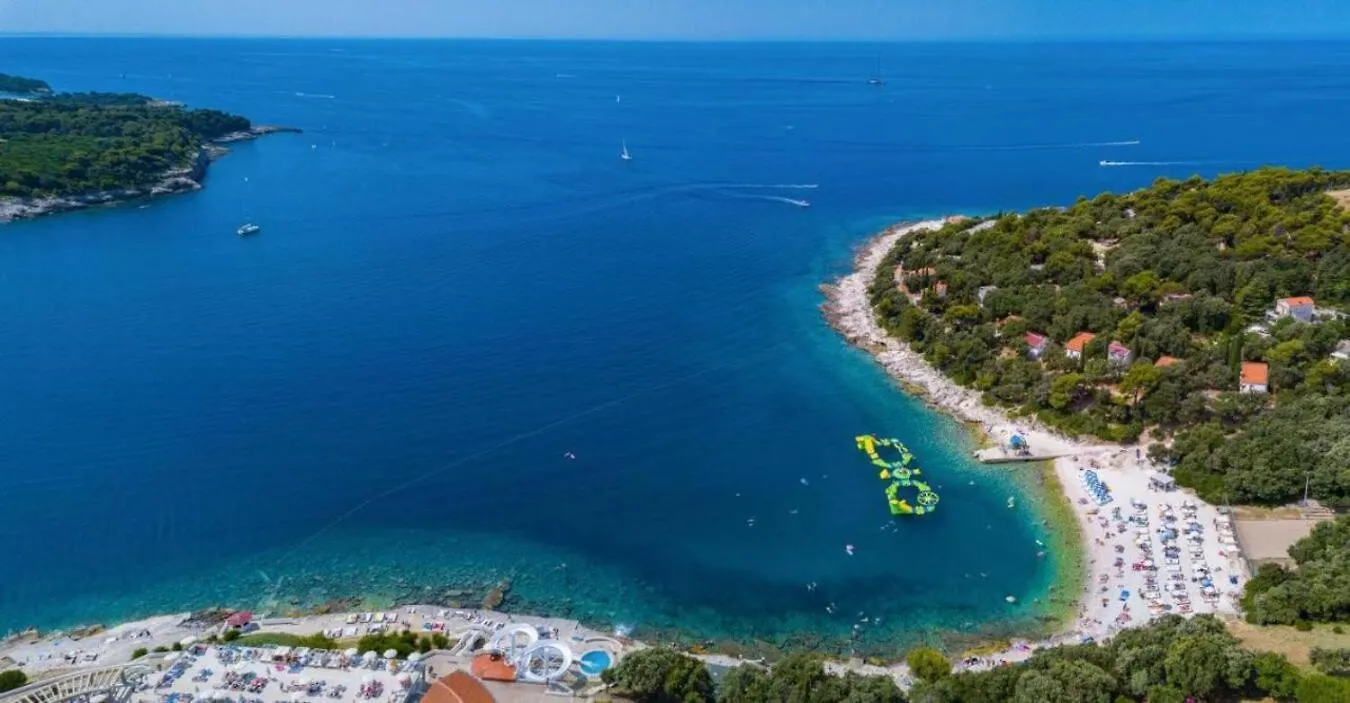 Villa Andrija In Fazana For 9 People With Sea View & Heated Pool - Only 400 M From The Beach