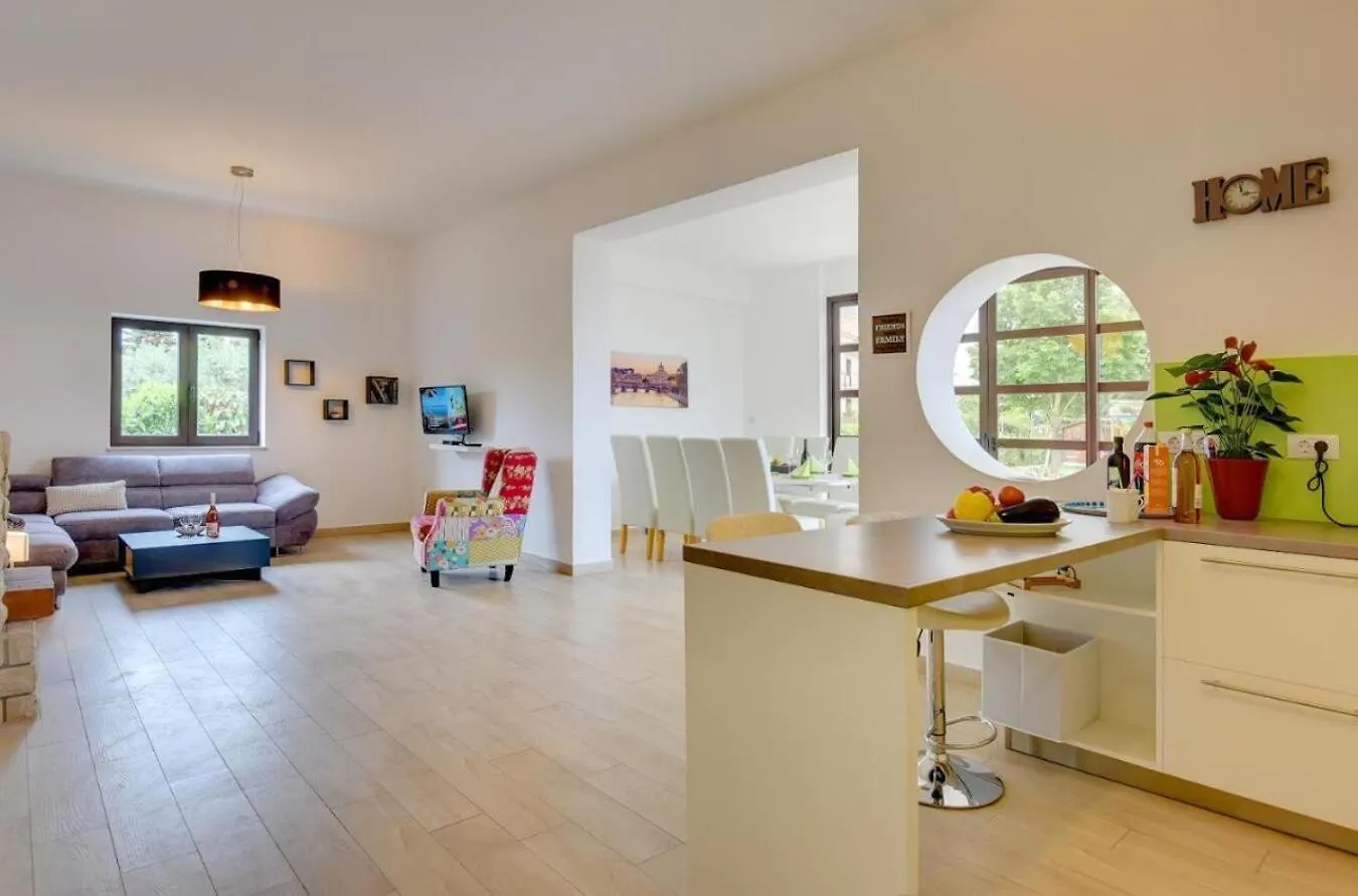 Villa Andrija In Fazana For 9 People With Sea View & Heated Pool - Only 400 M From The Beach 0*,  Croatia