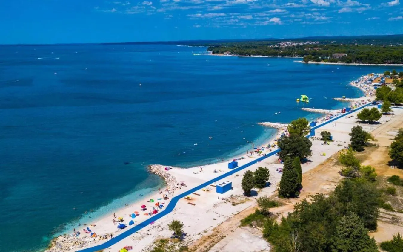 Villa Andrija In Fazana For 9 People With Sea View & Heated Pool - Only 400 M From The Beach 0*,