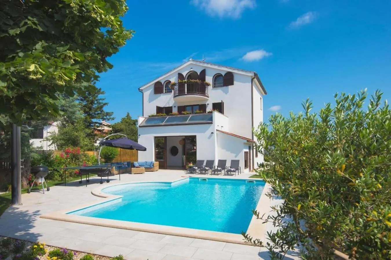 Villa Andrija In Fazana For 9 People With Sea View & Heated Pool - Only 400 M From The Beach